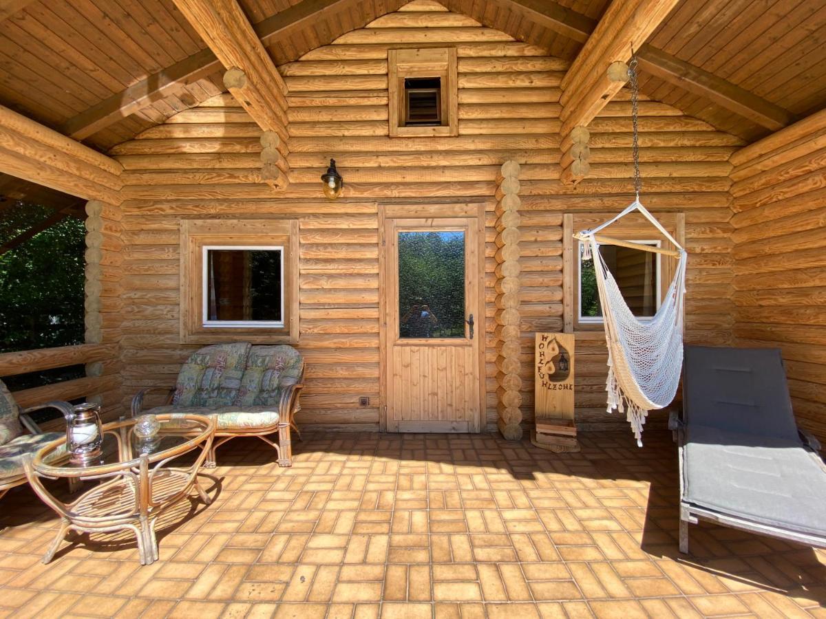 Gemuetliche Blockhuette In Wiennaehe Zofing Exterior photo