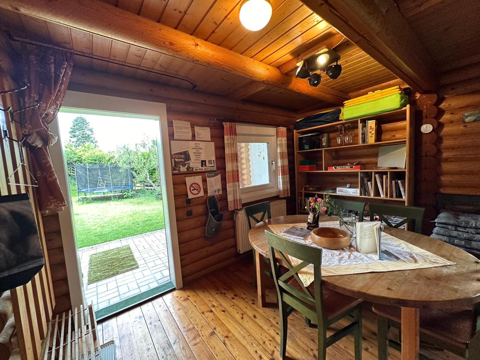 Gemuetliche Blockhuette In Wiennaehe Zofing Exterior photo